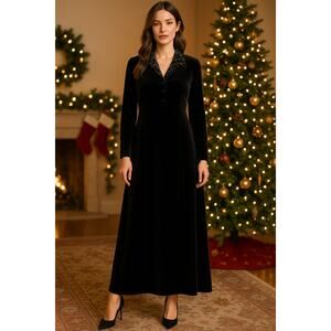 Smith & Hawkin Vintage SZ 14 Black Velvet Maxi Dress With Devoré Burnout Collar